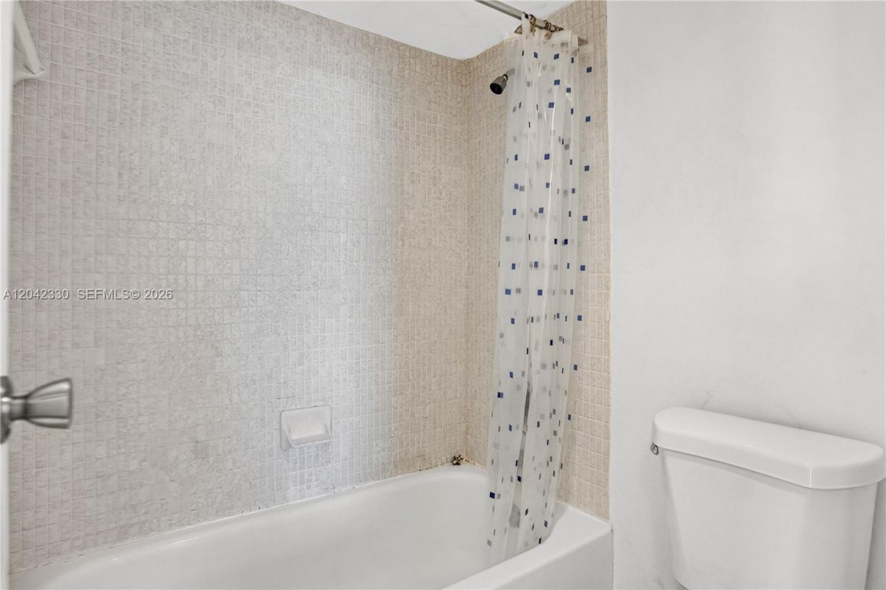 20301 W Country Club Dr, Unit 2122, Aventura, FL 33180 Photo