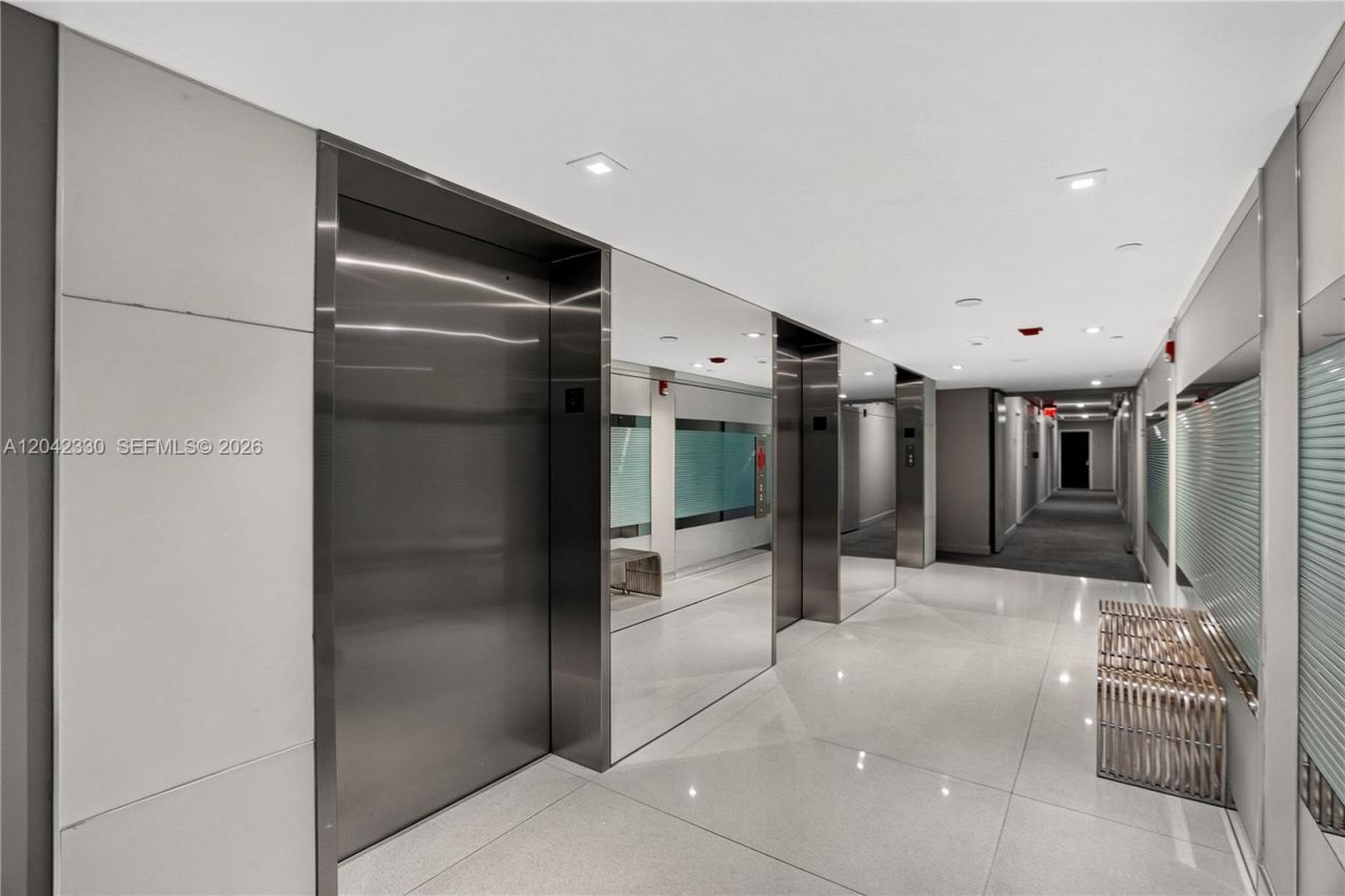 20301 W Country Club Dr , Unit 2122, Aventura, FL 33180 Photo