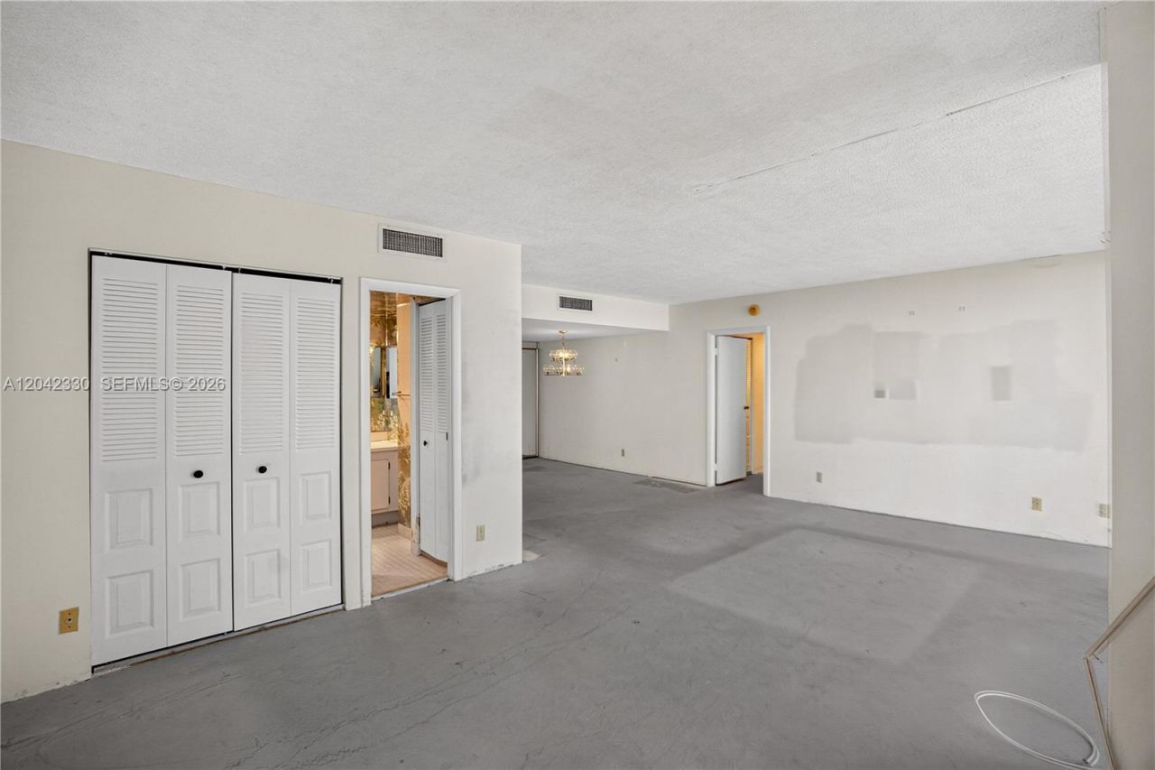 20301 W Country Club Dr , Unit 2122, Aventura, FL 33180 Photo