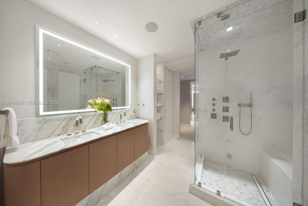 5959 Collins Ave, Unit 1804/1805, Miami Beach, FL 33140 Photo