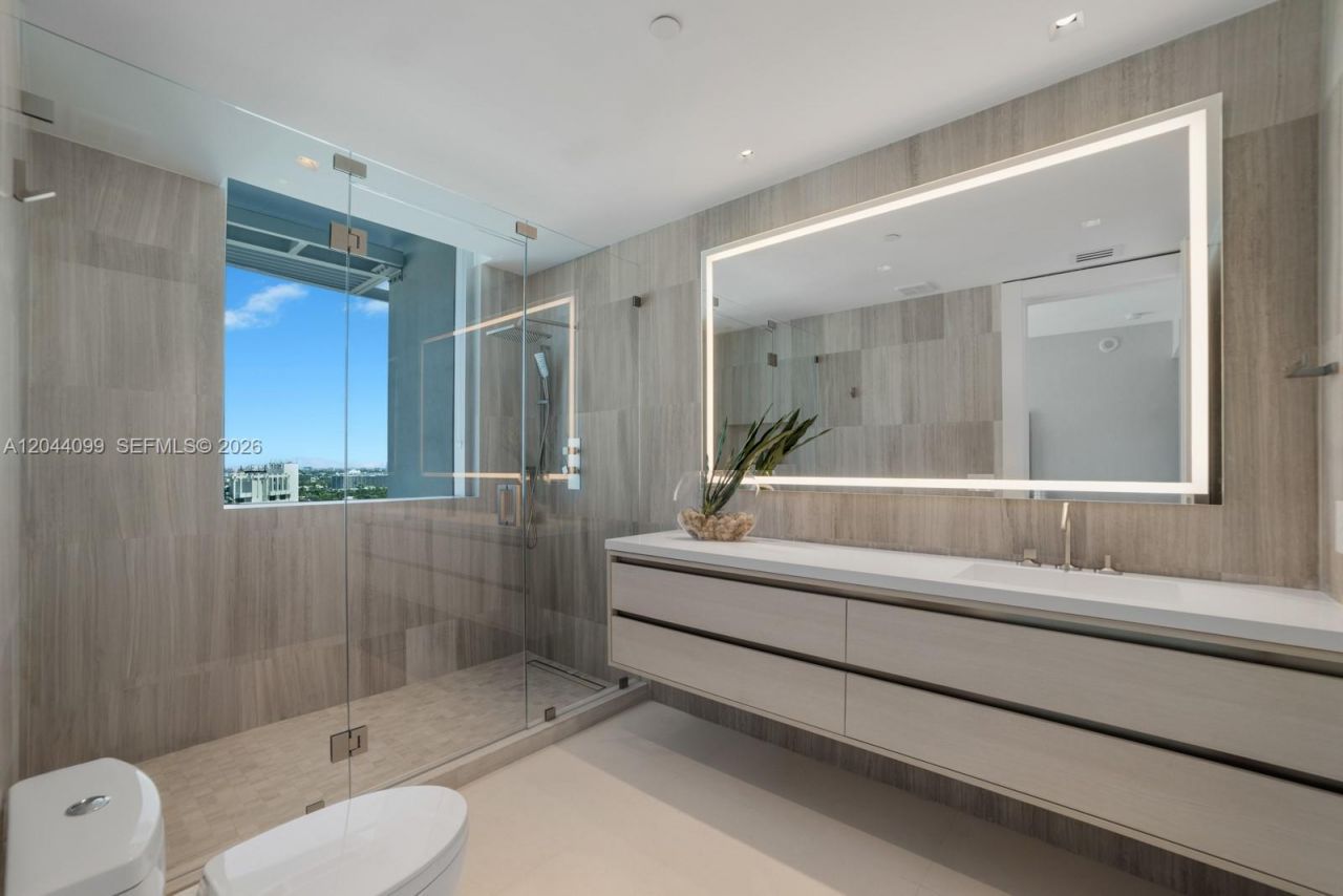 5959 Collins Ave, Unit 1804/1805, Miami Beach, FL 33140 Photo