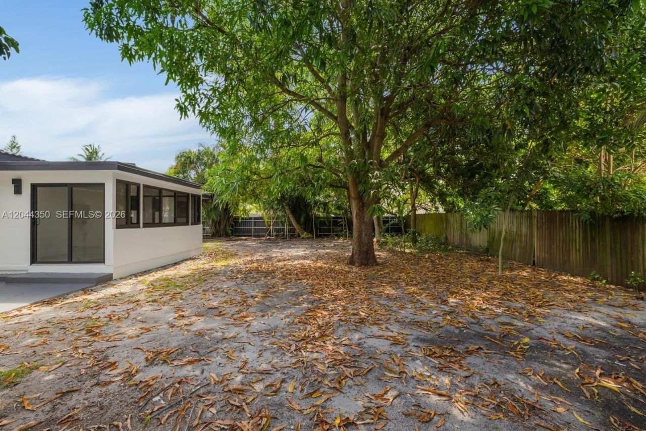 770 NE 160th St, Miami, FL 33162 Photo