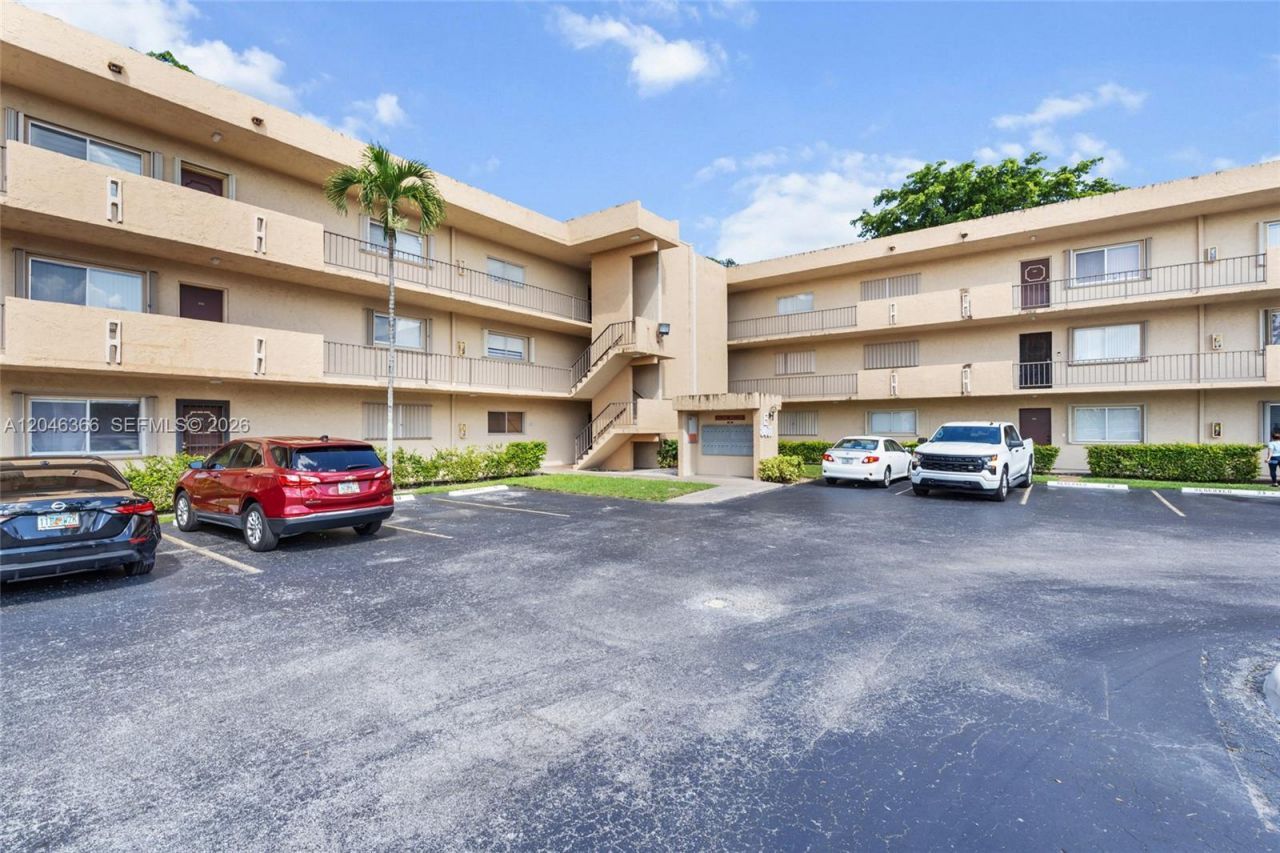 8401 SW 107th Ave , Unit 144E, Miami, FL 33173 Photo