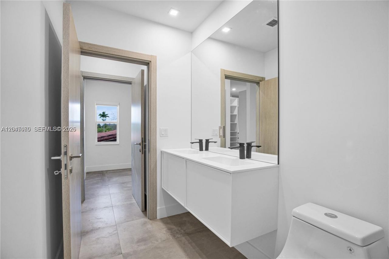 3431 SW 16th Ter, Unit 1, Miami, FL 33145 Photo