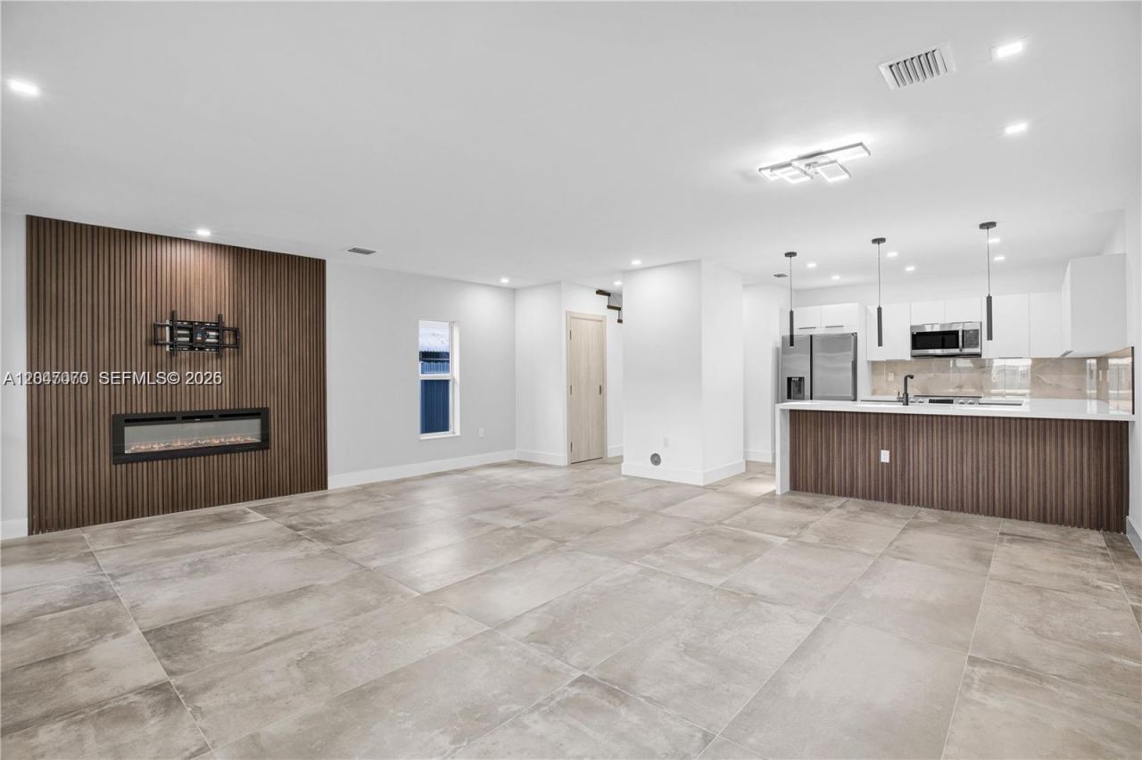 3431 SW 16th Ter, Unit 1, Miami, FL 33145 Photo