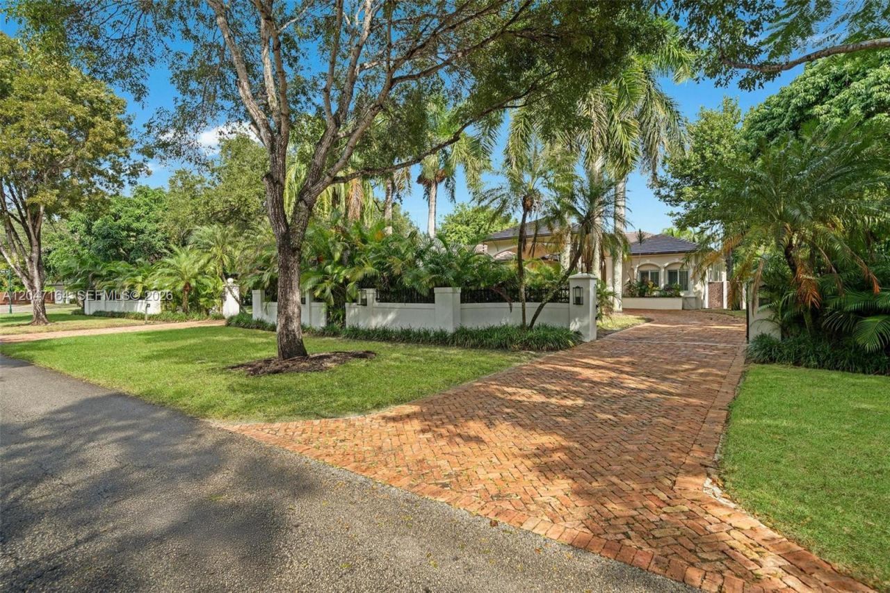 6890 SW 94th St , Pinecrest, FL 33156 Photo