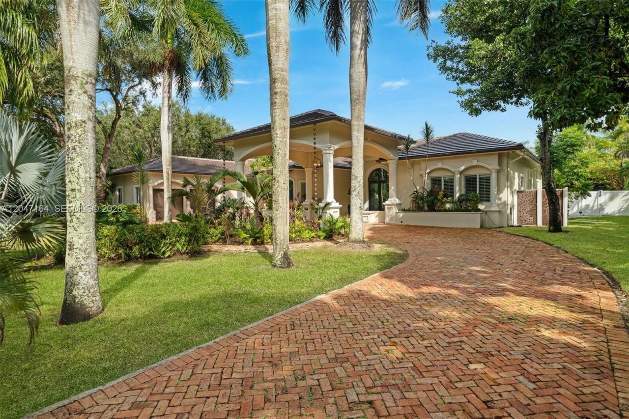 6890 SW 94th St , Pinecrest, FL 33156 Photo