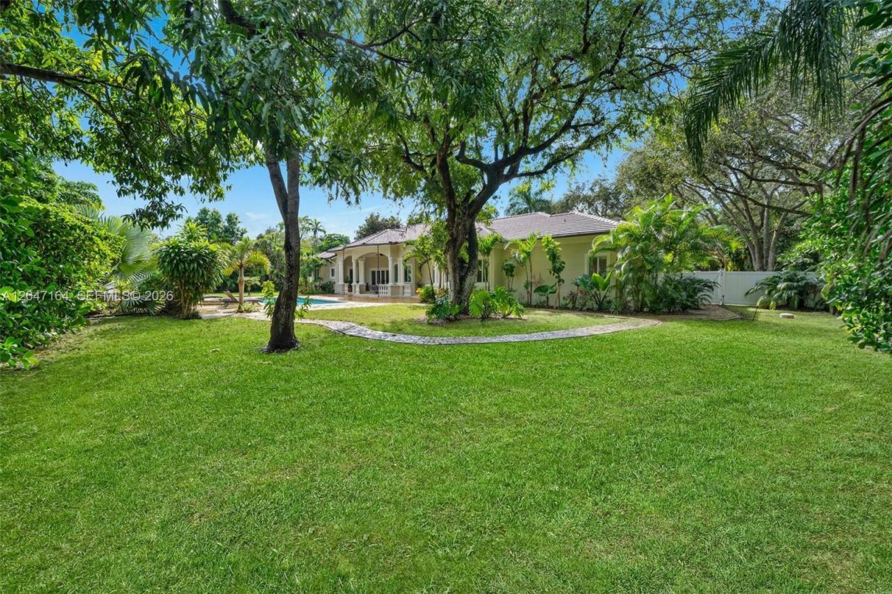 6890 SW 94th St , Pinecrest, FL 33156 Photo