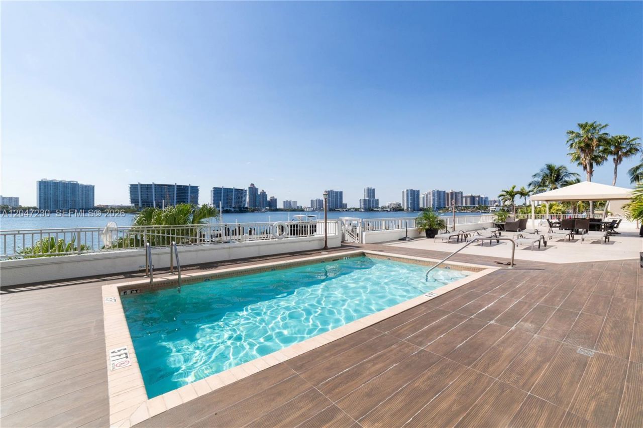 18000 N Bay Rd , Unit 603, Sunny Isles Beach, FL 33160 Photo