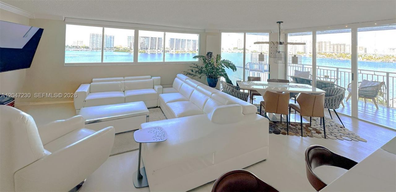 18000 N Bay Rd , Unit 603, Sunny Isles Beach, FL 33160 Photo