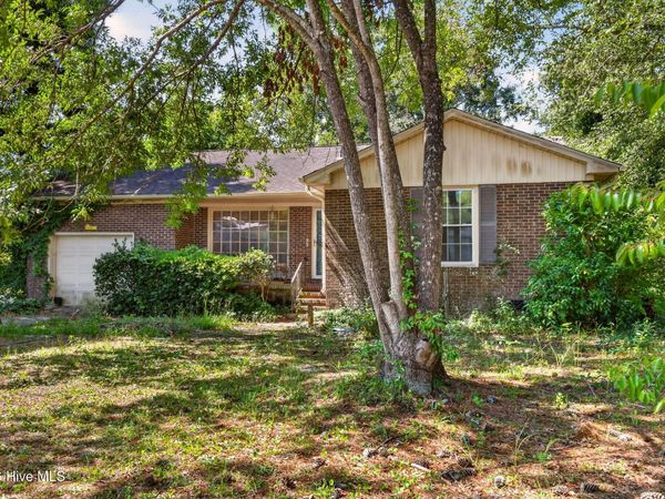 18 Pelican Point Road , Wilmington, NC 28409
