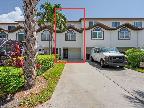269 MADEIRA CIRCLE , ST PETERSBURG, FL 33715