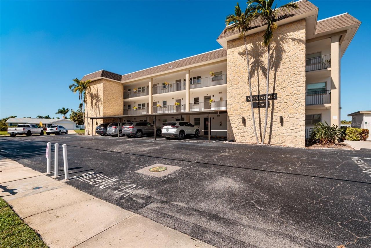 3789 46th Avenue S, Unit 101, Saint Petersburg, FL 33711 Photo
