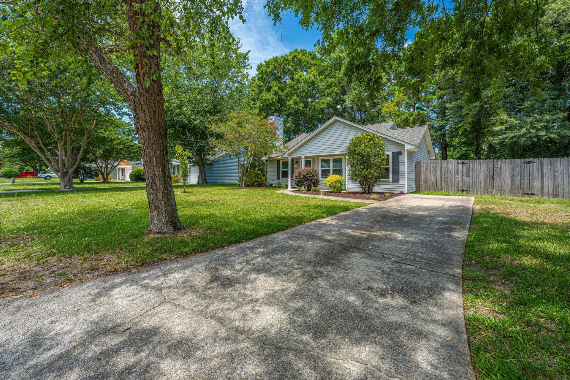 1141 Oakcrest Drive Photo 1