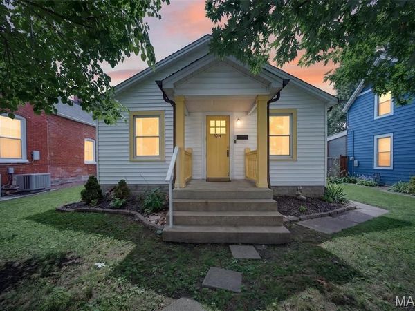 1014 N Benton Avenue, St Charles, MO 63301