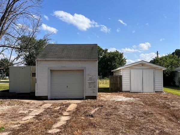 196 E Elm Street , Winfield, MO 63389