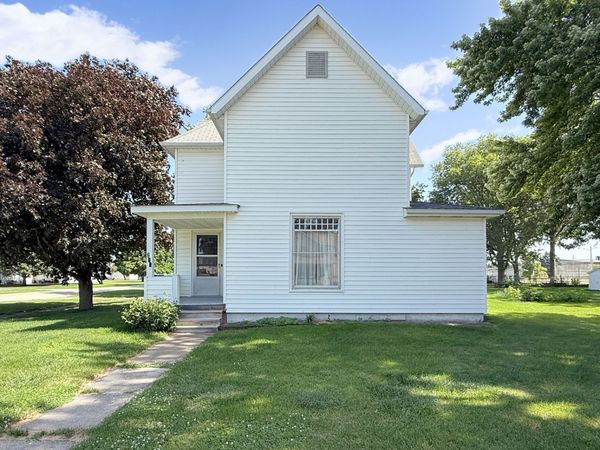 211 E 4th Avenue , Woodhull, IL 61490
