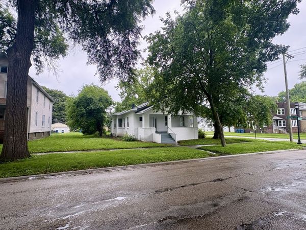 396 S Rosewood Avenue , Kankakee, IL 60901