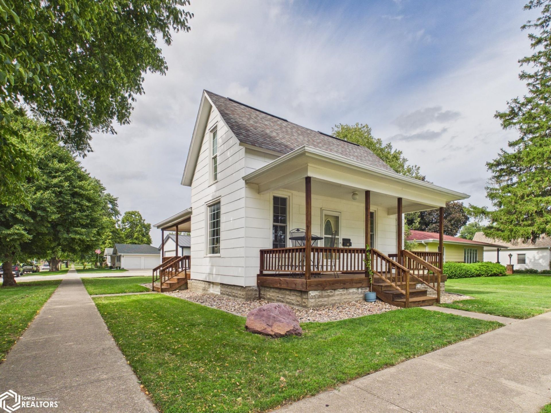 301 NE Hayes Street, Greenfield, IA 50849 Main Photo