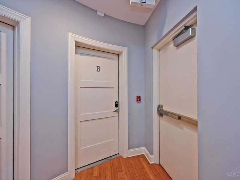 1326 Vine Street, Unit B, Cincinnati, OH 45202 Photo 9