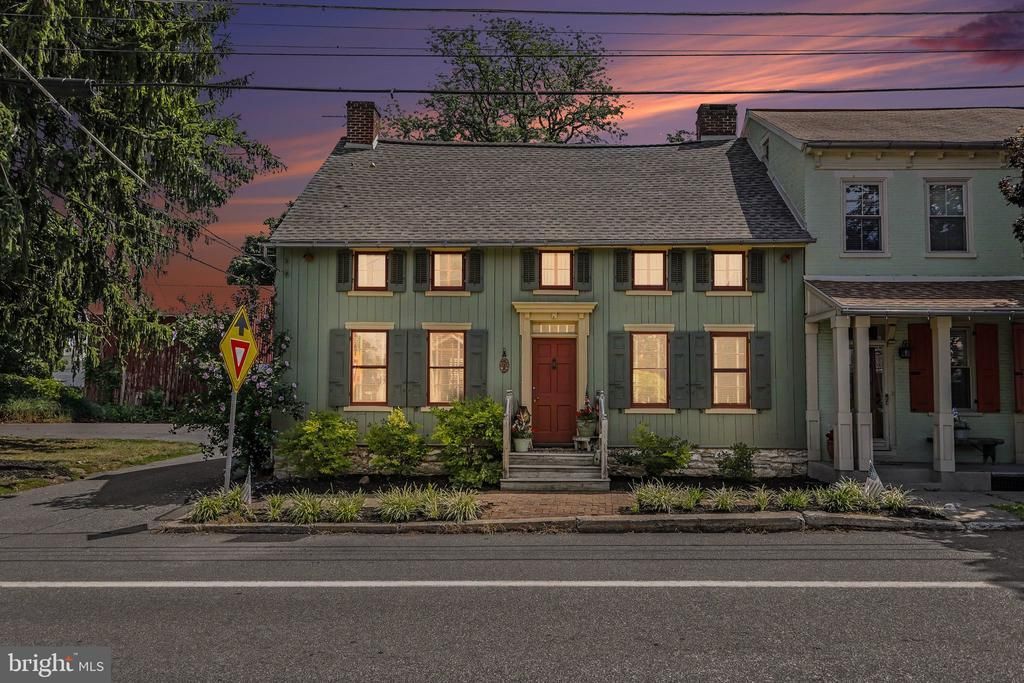 10 S RIVER STREET , MARIETTA, PA 17547
