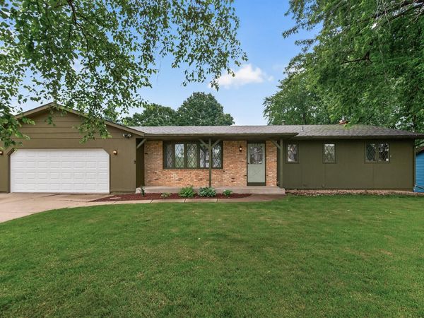1589 Crest Drive, Chaska, MN 55318