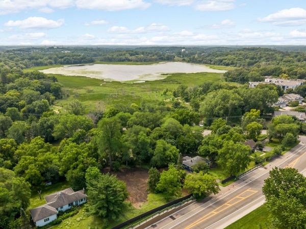 14019 Excelsior Boulevard , Minnetonka, MN 55345