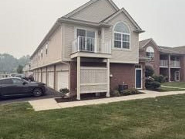 28248 South Pointe Lane, New Baltimore, MI 48051