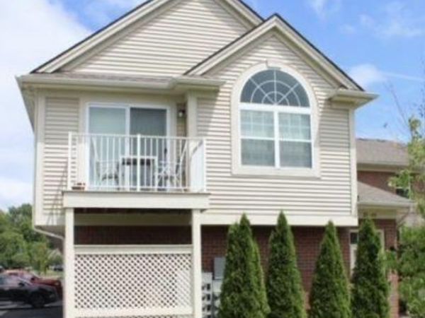 28248 South Pointe Lane, New Baltimore, MI 48051
