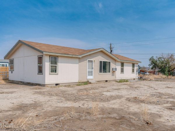 2820 Truckee Street, Silver Springs, NV 89429