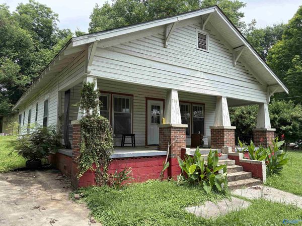 709 Diamond Avenue, Bridgeport, AL 35740