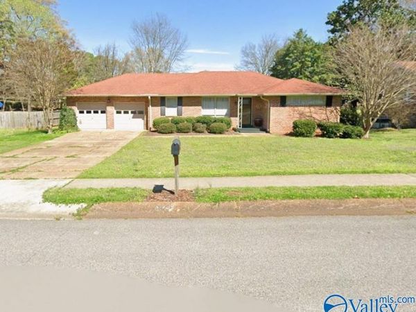 524 Graycroft Drive, Huntsville, AL 35802