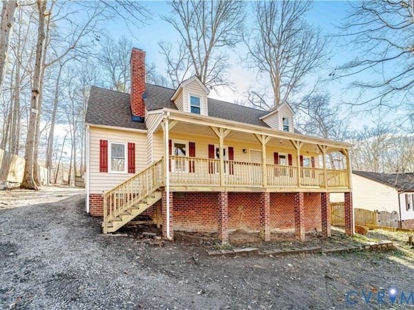 3025 Maplevale Road , Chester, VA 23831