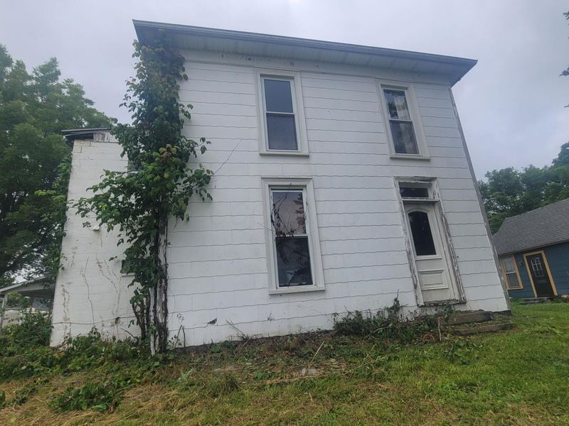 120 N East Street, New Holland, OH 43145 Photo 2