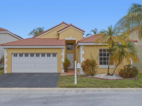 411 Bermuda Springs Dr, Weston, FL 33326