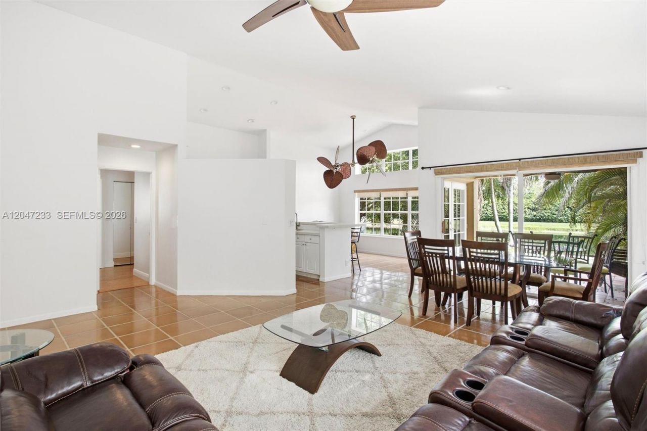 411 Bermuda Springs Dr, Weston, FL 33326 Photo