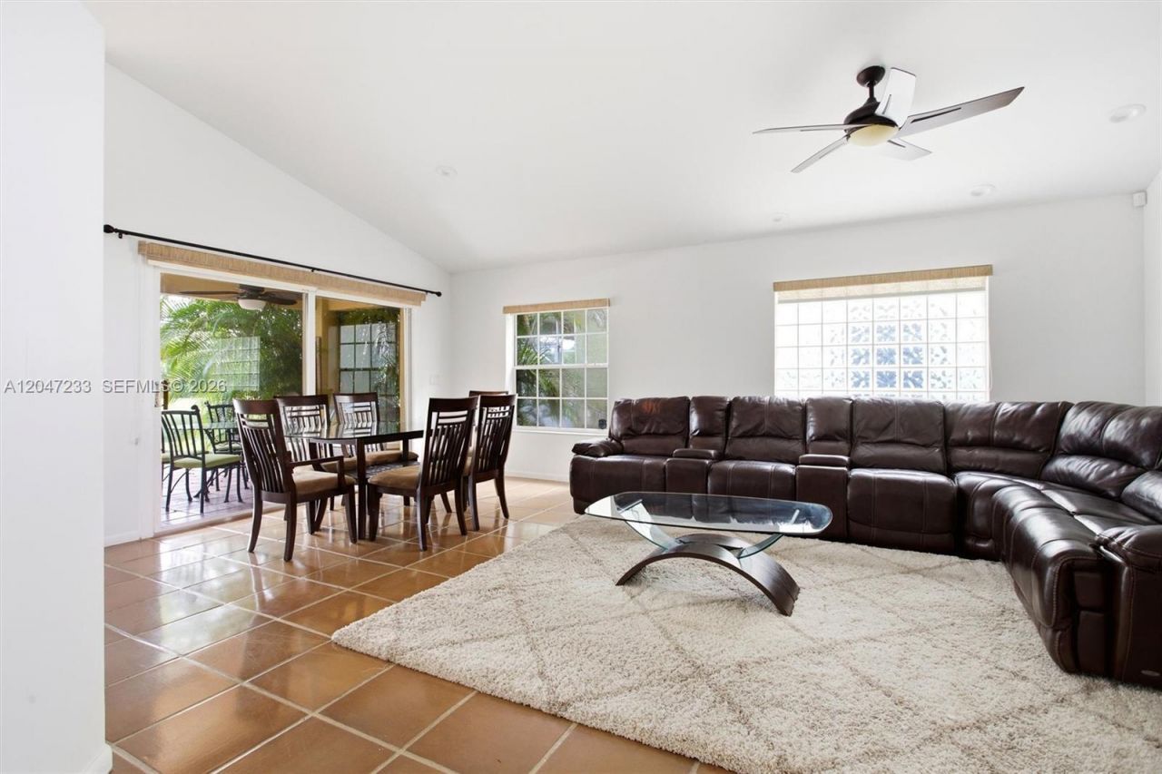 411 Bermuda Springs Dr, Weston, FL 33326 Photo