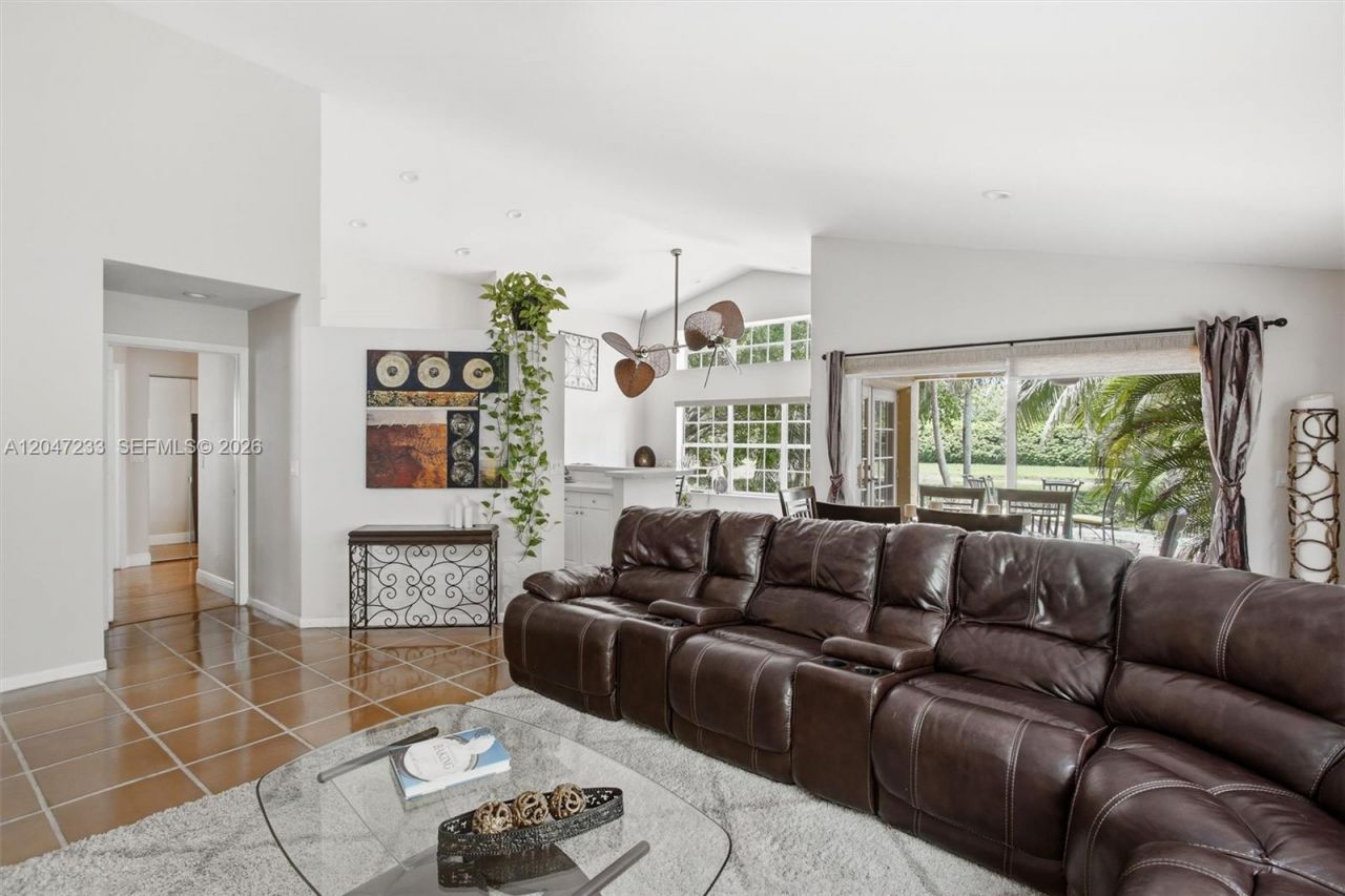411 Bermuda Springs Dr, Weston, FL 33326 Photo