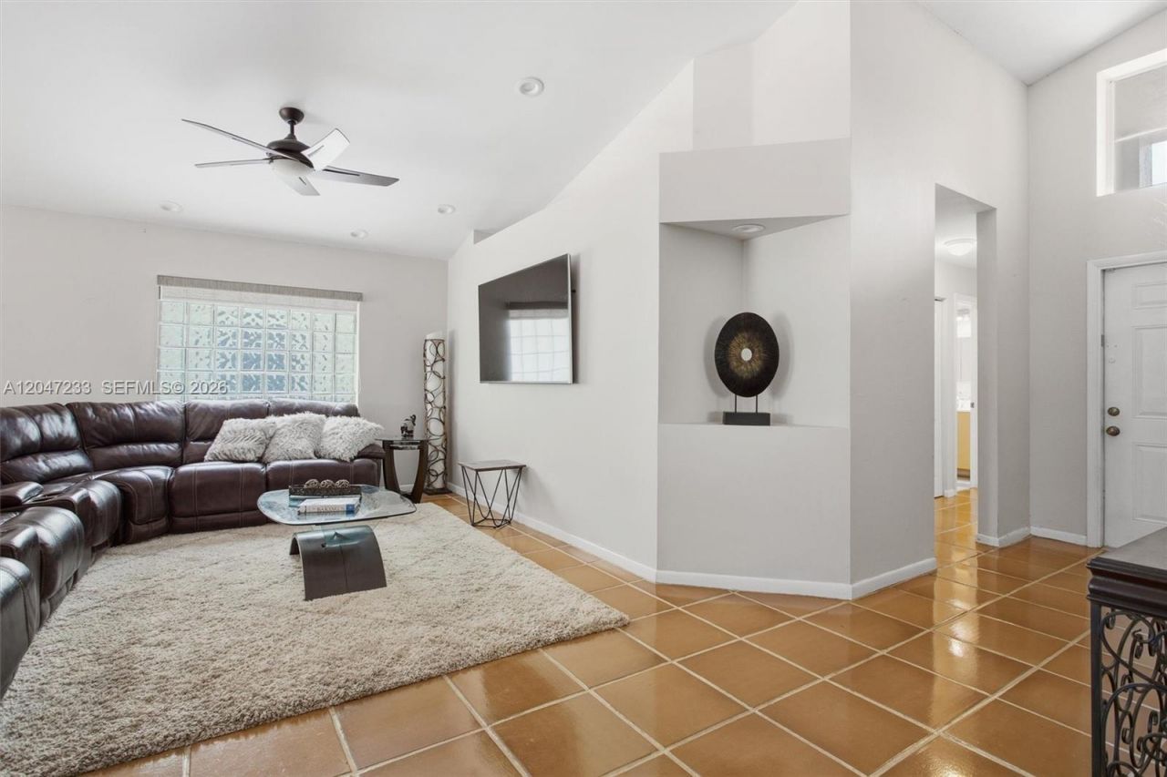 411 Bermuda Springs Dr, Weston, FL 33326 Photo
