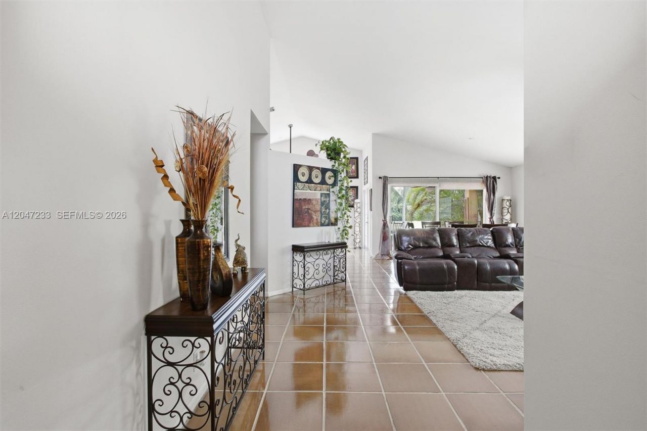 411 Bermuda Springs Dr, Weston, FL 33326 Photo