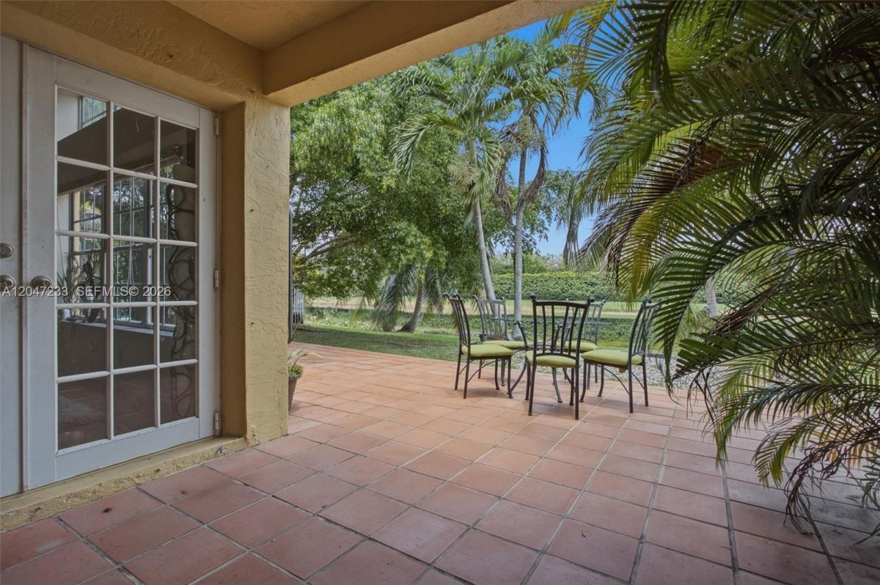 411 Bermuda Springs Dr, Weston, FL 33326 Photo