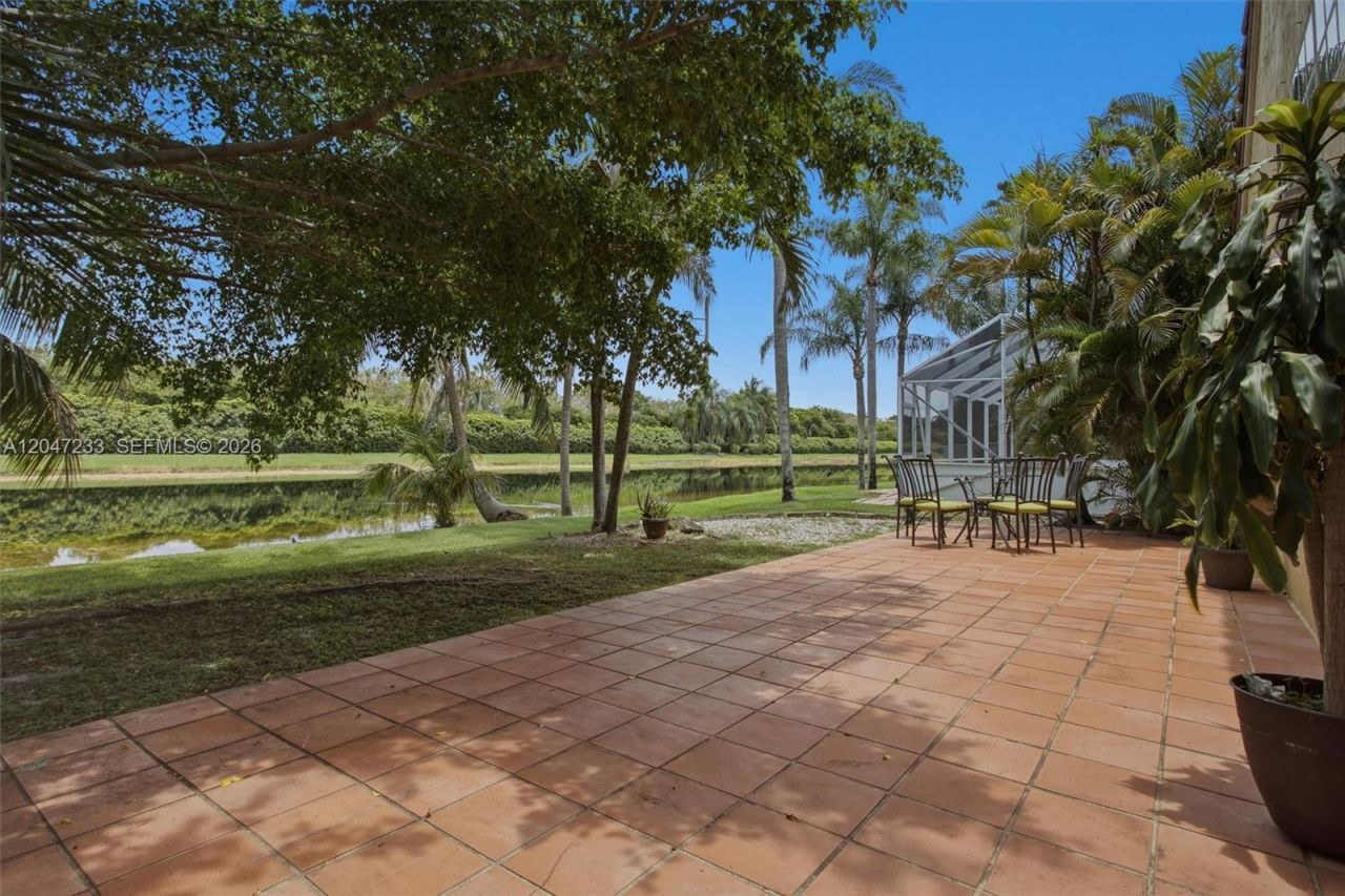 411 Bermuda Springs Dr, Weston, FL 33326 Photo