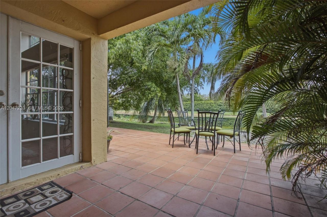 411 Bermuda Springs Dr, Weston, FL 33326 Photo