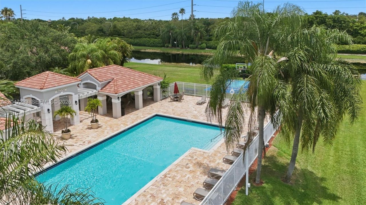 411 Bermuda Springs Dr, Weston, FL 33326 Photo