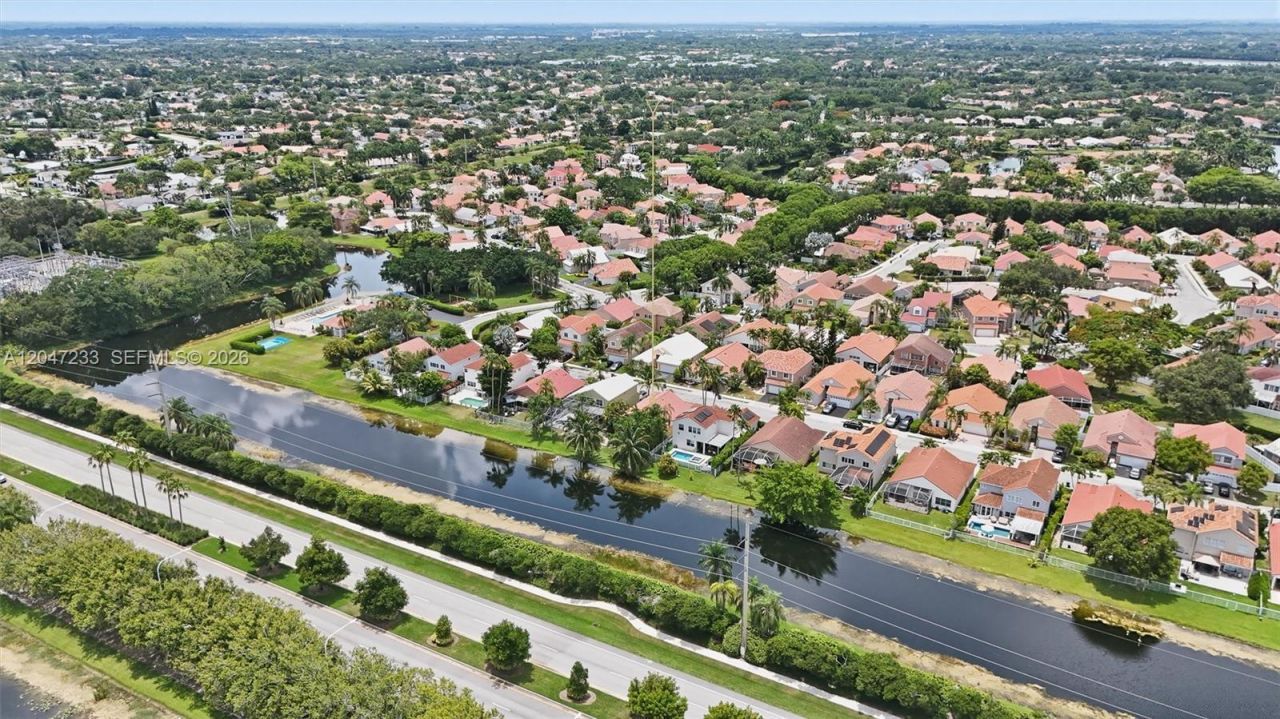 411 Bermuda Springs Dr, Weston, FL 33326 Photo