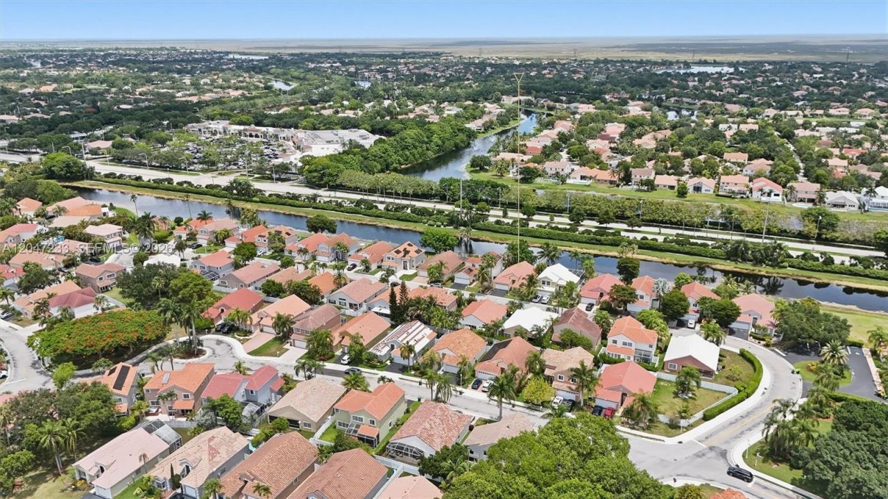 411 Bermuda Springs Dr, Weston, FL 33326 Photo