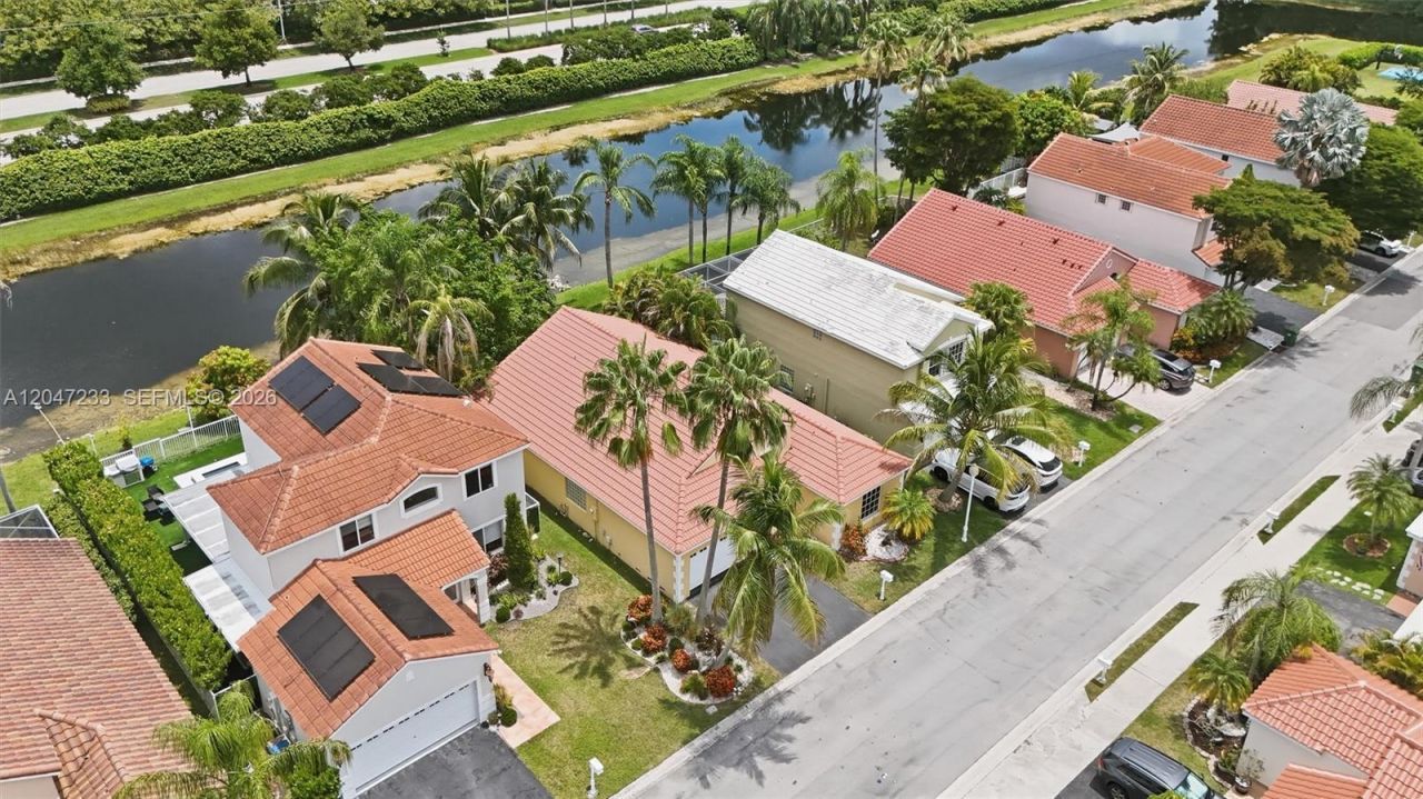 411 Bermuda Springs Dr, Weston, FL 33326 Photo