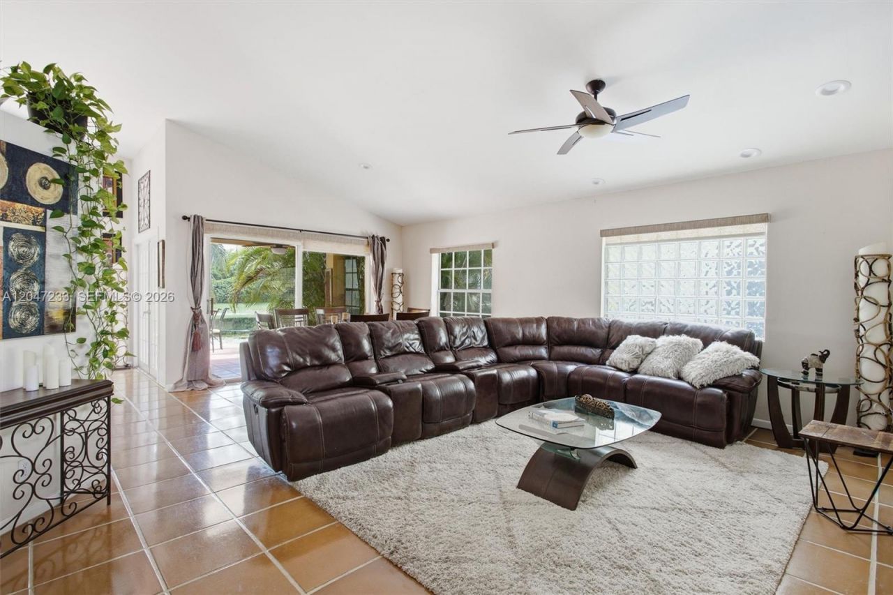 411 Bermuda Springs Dr, Weston, FL 33326 Photo