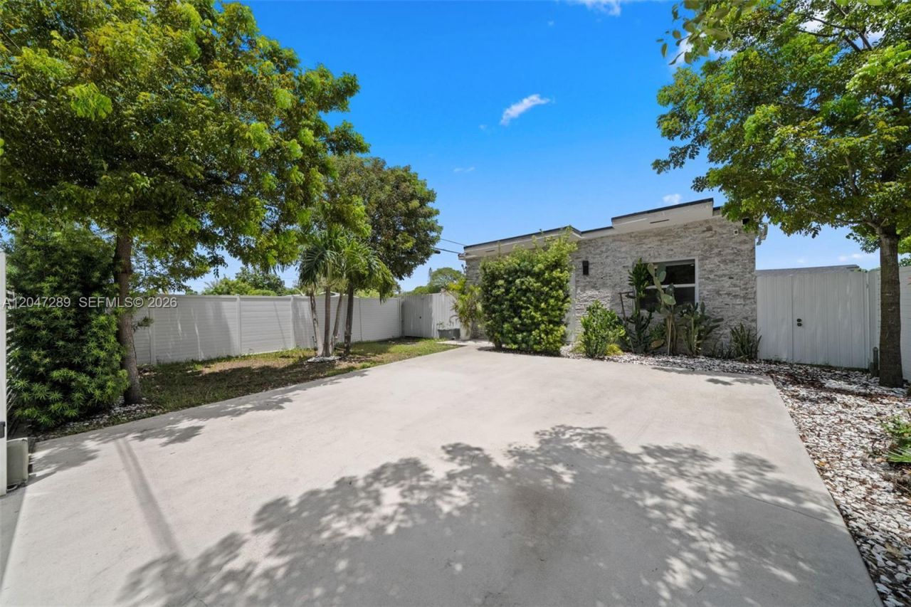 5629 NW 31st Ave , Miami, FL 33142 Photo