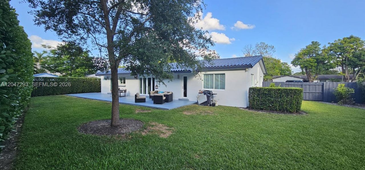10900 SW 107th Ave , Miami, FL 33176 Photo